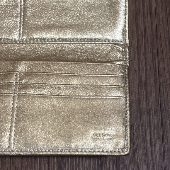 🔥🔥🔥 Coach Ashley Floral Iris Tri-Fold Wallet
Rare F44748🔥🔥🔥 - Picture 4 of 11